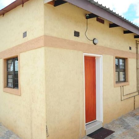 Pillacol Guest House Водопад Виктория Экстерьер фото
