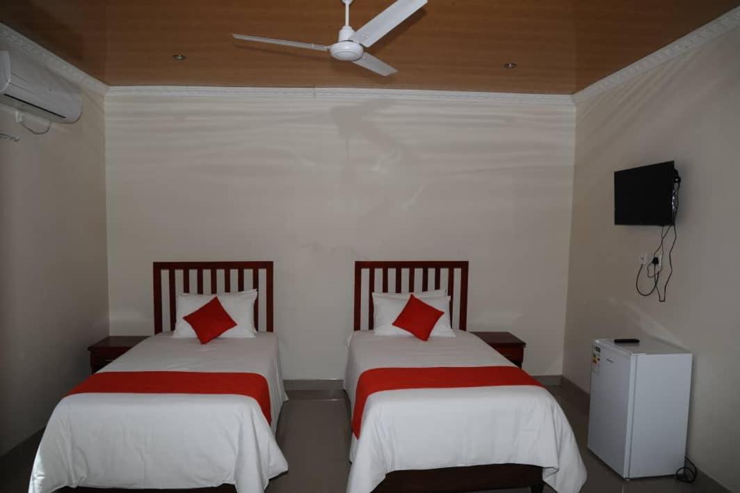 Pillacol Guest House Водопад Виктория Экстерьер фото